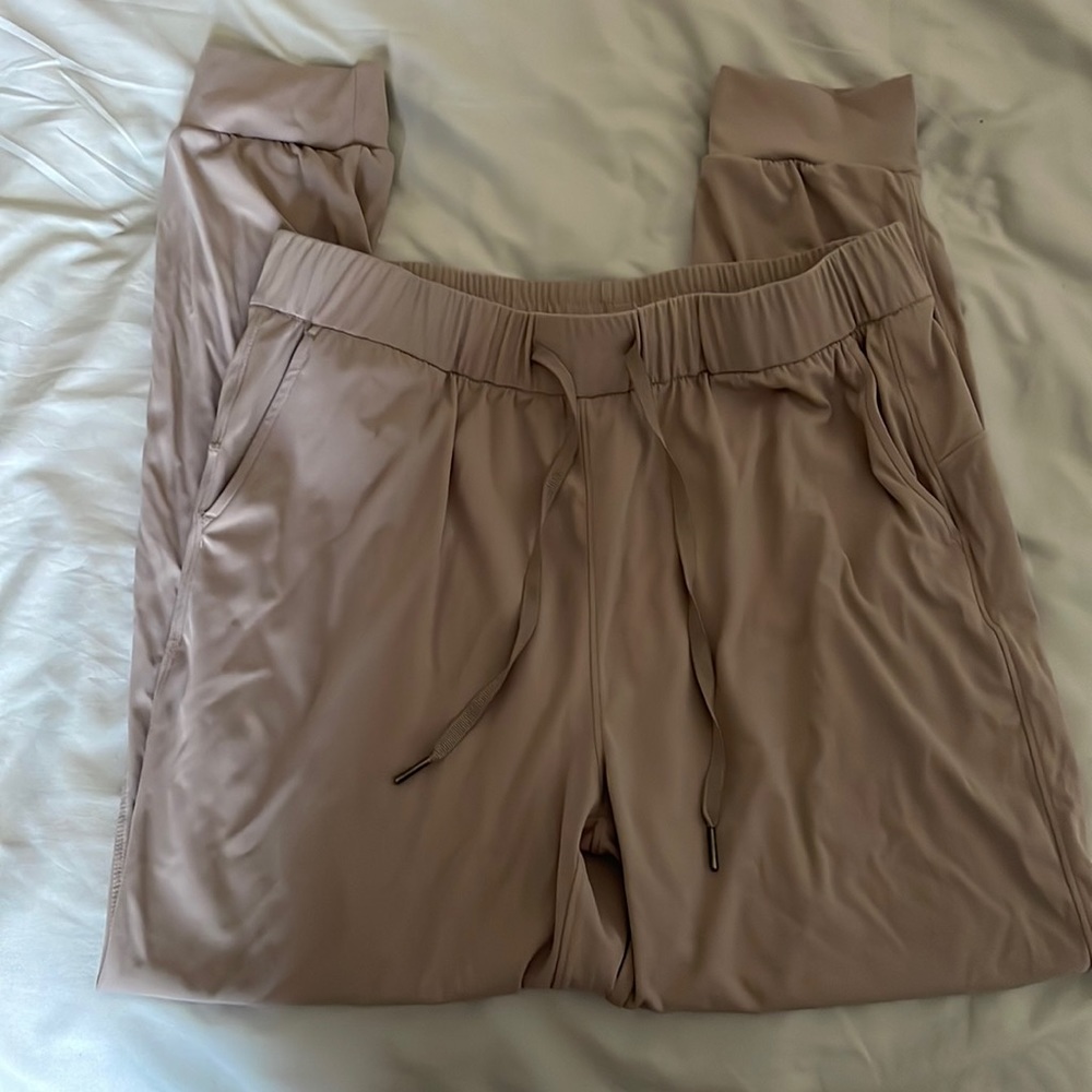 Lightweight joggers